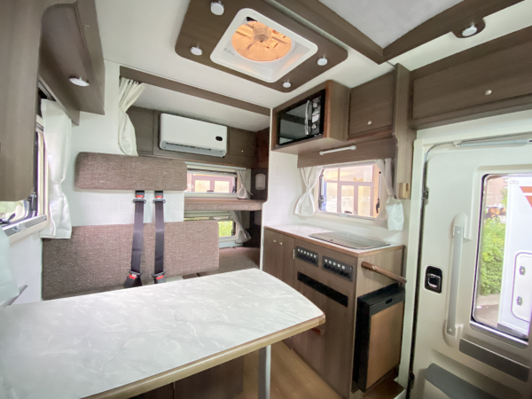 空のキャンバス NOW ON VIEW🐙✨ ——————————————————————————— UFO907 A